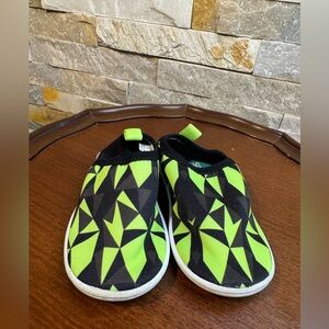 Speedo Kids' Sz Small 5/6 Beach Water Pool Shoes Booties Black Neon Green EUC